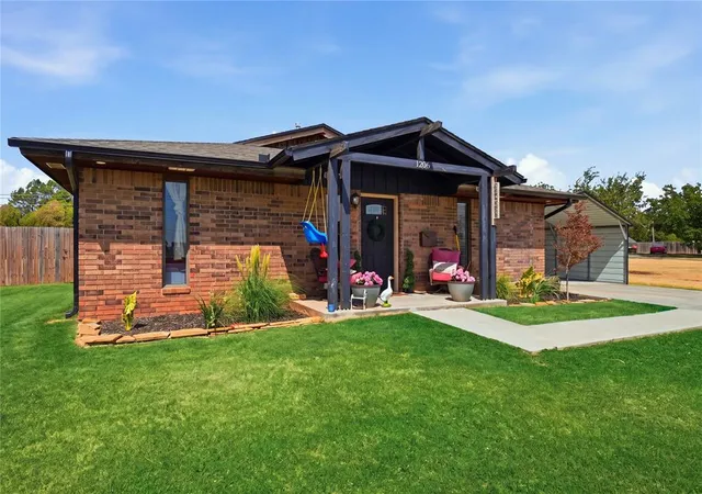 Photo 3 of Single family home for sale at 1206 N Market St, Cordell, OK 73632 | MLS# 1244768 | Listing updated on 2026-08-17