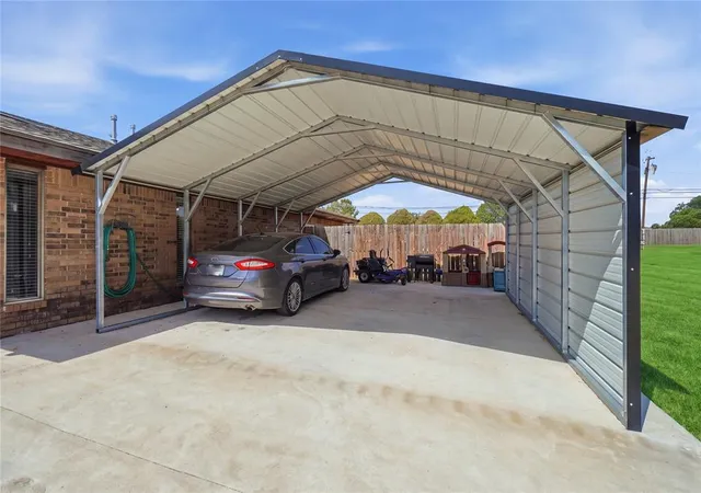 Photo 4 of Single family home for sale at 1206 N Market St, Cordell, OK 73632 | MLS# 1244768 | Listing updated on 2026-08-17