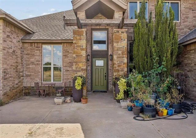 Photo 3 of Single family home for sale at 20897 Highlander Ridge Dr, Edmond, OK 73012 | MLS# 1244777 | Listing updated on 2026-08-21