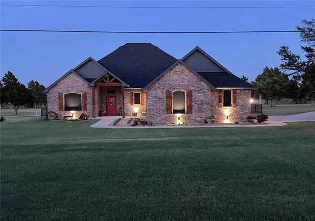 1st image of 2040 S May Ave, Guthrie, OK 73044 | MLS# 1244778