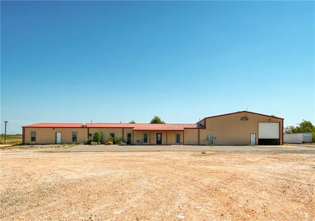 3rd image of 12020 Ok-30 Hwy, Erick, OK 73645 | MLS# 1244779