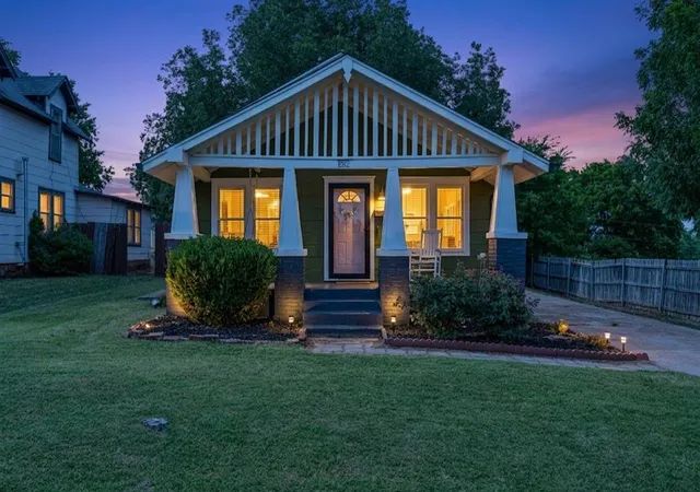 1st image of 1612 W Harrison Ave, Guthrie, OK 73044 | MLS# 1244794