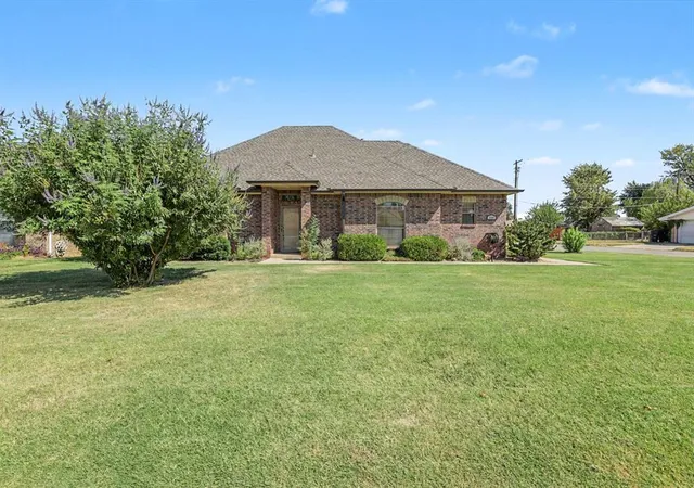2nd image of 4201 Nw 54th St, Oklahoma City, OK 73112 | MLS# 1244809