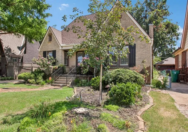 3rd image of 2304 Nw 27Th St, Oklahoma City, OK 73107 | MLS# 1244836