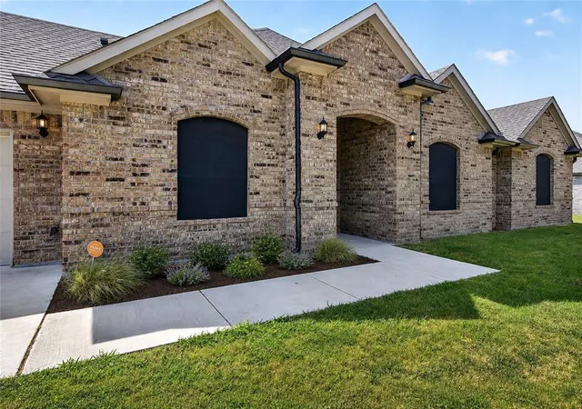 2nd image of 98 Rancho Sol St, Durant, OK 74701 | MLS# 1244845