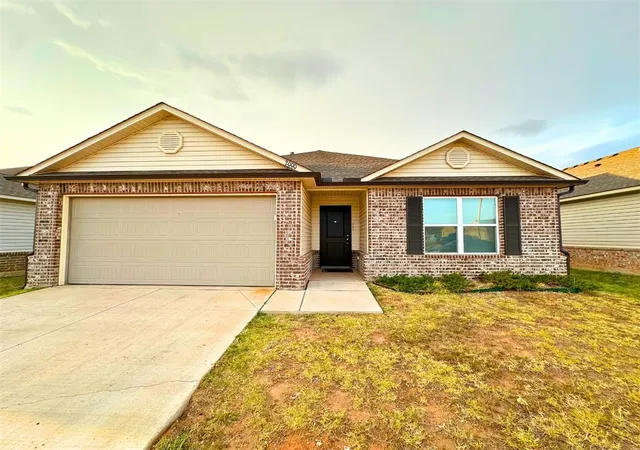 Photo 3 of Single family home for sale at 2000 Meek Cutoff Dr, El Reno, OK 73036 | MLS# 1244850 | Listing updated on 2026-09-23