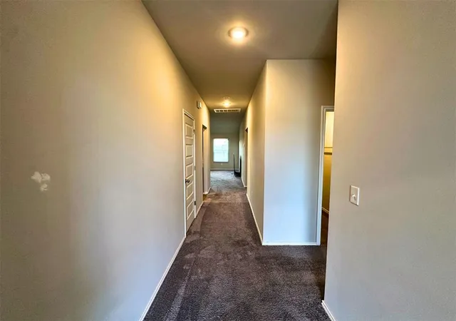 Photo 4 of Single family home for sale at 2000 Meek Cutoff Dr, El Reno, OK 73036 | MLS# 1244850 | Listing updated on 2026-09-23