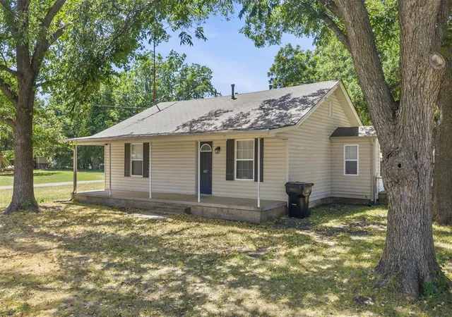 1st image of 407 S Texas St, Elmore City, OK 73433 | MLS# 1244853