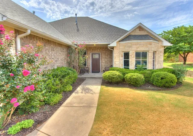 Photo 2 of Single family home for sale at 2816 Hardwick Rd, Edmond, OK 73034 | MLS# 1244855 | Listing updated on 2026-09-21