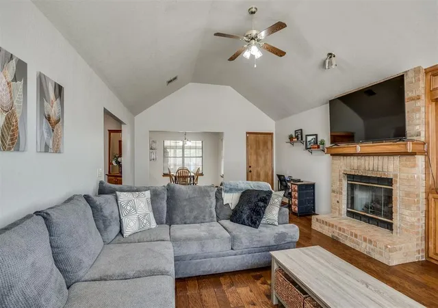 2nd image of 9925 Fox Fair Holw, Oklahoma City, OK 73130 | MLS# 1244857
