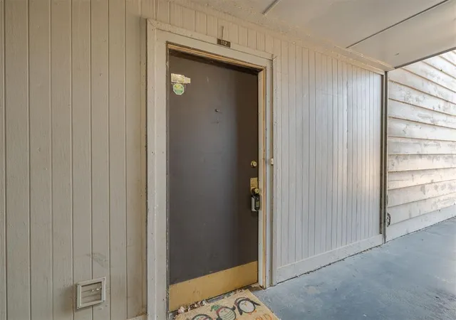 Listing Photo 4 - Condo for sale in building located at 2620 N Ann Arbor Ave, Oklahoma, OK 73127 - Unit #112