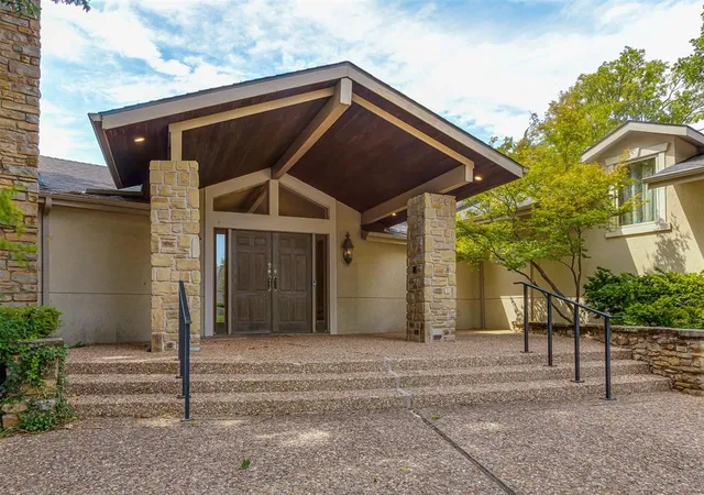 Photo 2 of Single family home for sale at 1600 Guilford Ln, Nichols Hills, OK 73120 | MLS# 1244879 | Listing updated on 2026-09-04