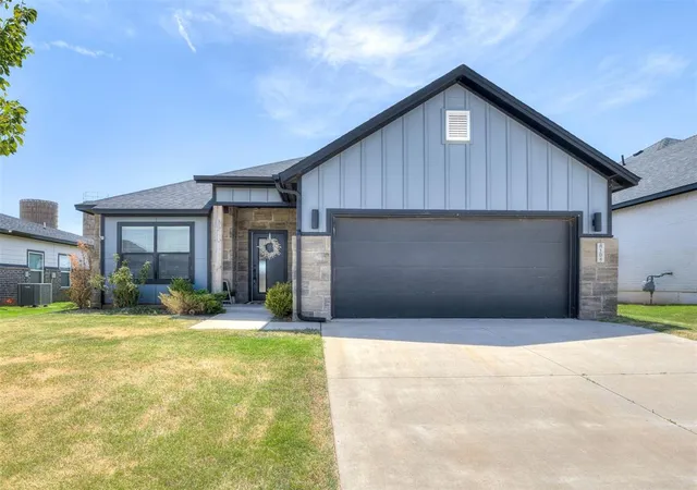 1st image of 8104 Nw Nw 151st Cir, Edmond, OK 73013 | MLS# 1244880