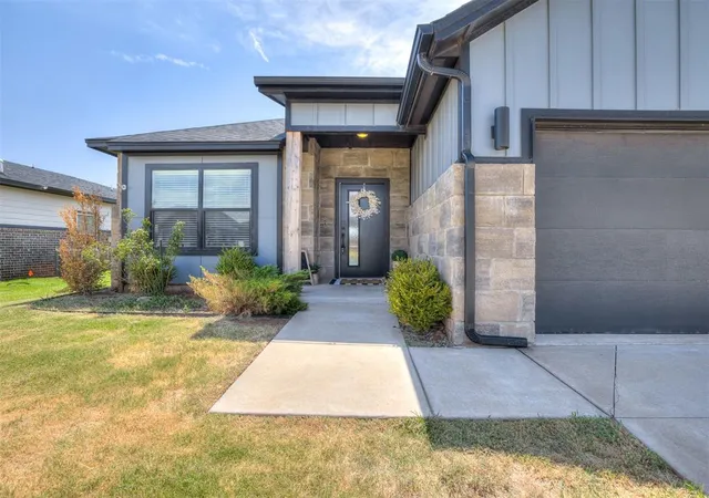 2nd image of 8104 Nw Nw 151st Cir, Edmond, OK 73013 | MLS# 1244880