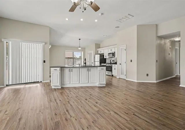 Photo 3 of Single family home for sale at 10005 S Glascow Ter, Yukon, OK 73099 | MLS# 1244883 | Listing updated on 2026-10-06