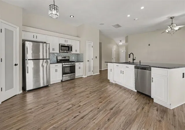 Photo 4 of Single family home for sale at 10005 S Glascow Ter, Yukon, OK 73099 | MLS# 1244883 | Listing updated on 2026-10-06