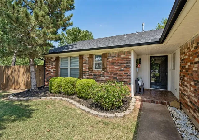 Photo 3 of Sale Pending at 1001 Apollo Cir, Edmond, OK 73003 | MLS# 1244889 | Listing updated on 2026-08-30