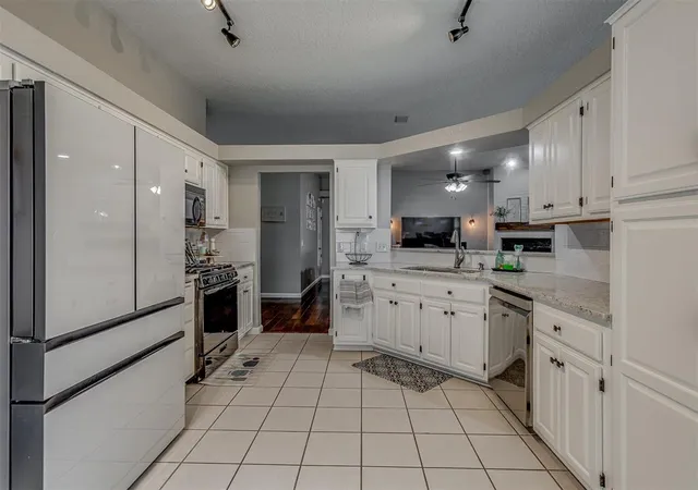 Photo 3 of Single family home for sale at 1617 Pinnacle Ln, Edmond, OK 73003 | MLS# 1244891 | Listing updated on 2026-10-19