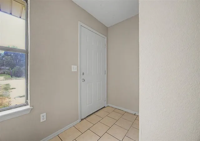 Listing Photo 5 - Condo for sale in building located at 6731 NW 30th St, Bethany, OK 73008