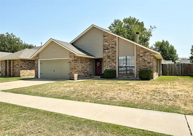 Photo 2 of Sale Pending at 12020 Silver Sun Dr, Oklahoma City, OK 73162 | MLS# 1244900 | Listing updated on 2026-08-18