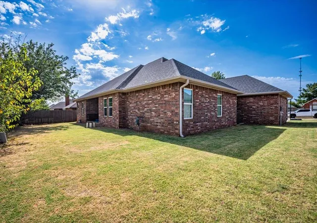 41st image of 1523 W Diamond Wy, Mustang, OK 73064 | MLS# 1244901