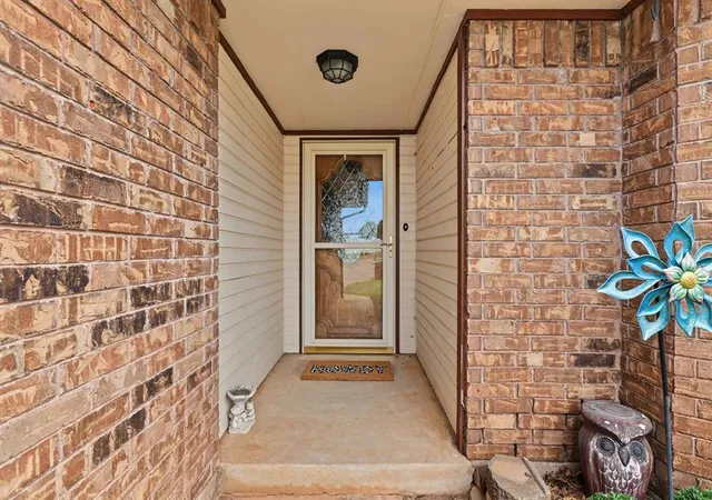 Photo 4 of Single family home for sale at 1611 N Orchard Ter, Mustang, OK 73064 | MLS# 1244902 | Listing updated on 2026-10-04