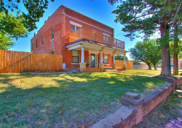 Photo 3 of Single family home for sale at 316 W Vilas Ave, Guthrie, OK 73044 | MLS# 1244907 | Listing updated on 2026-08-26