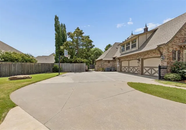Photo 4 of Sale Pending at 1300 Redbud Ct, Moore, OK 73160 | MLS# 1244916 | Listing updated on 2026-08-24