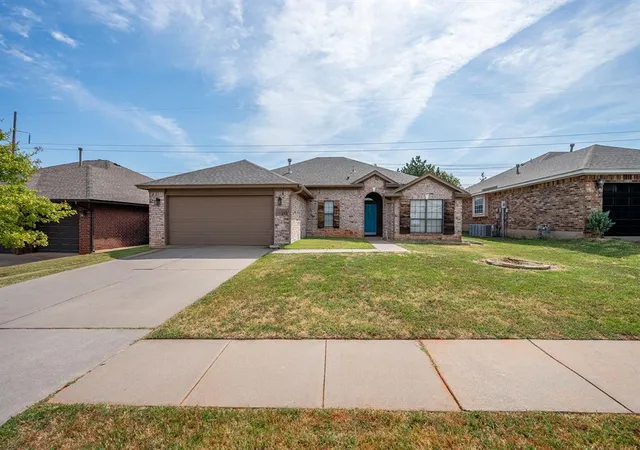2nd image of 213 Sandstone Dr, Norman, OK 73071 | MLS# 1244921
