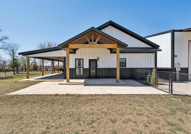 Photo 4 of Sale Pending at 26115 Lazy D Dr, Blanchard, OK 73010 | MLS# 1244935 | Listing updated on 2026-09-01