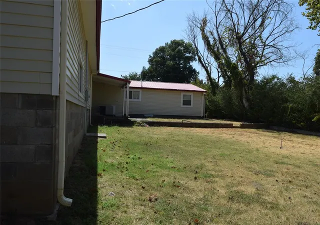 4th image of 428599 Texanna Rd, Porum, OK 74455 | MLS# 1244936