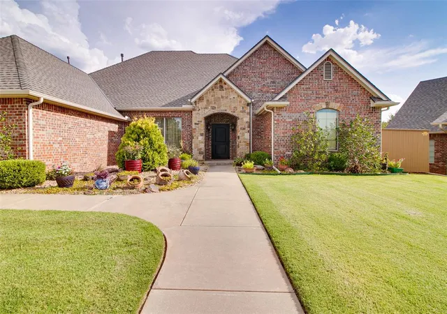 Photo 2 of Sale Pending at 13204 Morning Mist, Choctaw, OK 73020 | MLS# 1244937 | Listing updated on 2026-08-26