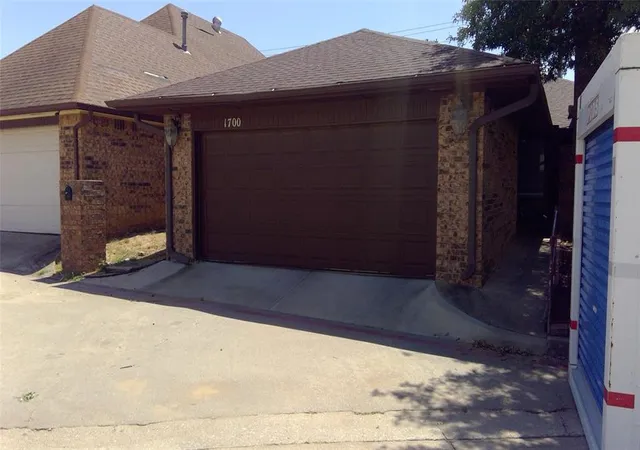 Photo 1 of Single family home for sale at 1700 Lionsgate Cir, Bethany, OK 73008 | MLS# 1244940 | Listing updated on 2026-09-06