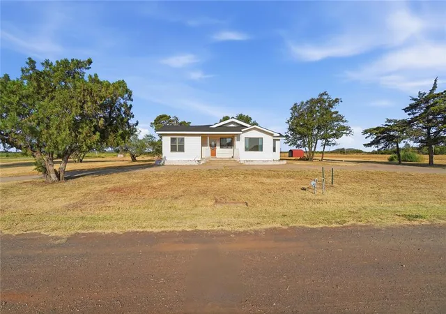 Photo 2 of Single family home for sale at 725 W Broadway St, Mountain Park, OK 73552 | MLS# 1244957 | Listing updated on 2026-09-16