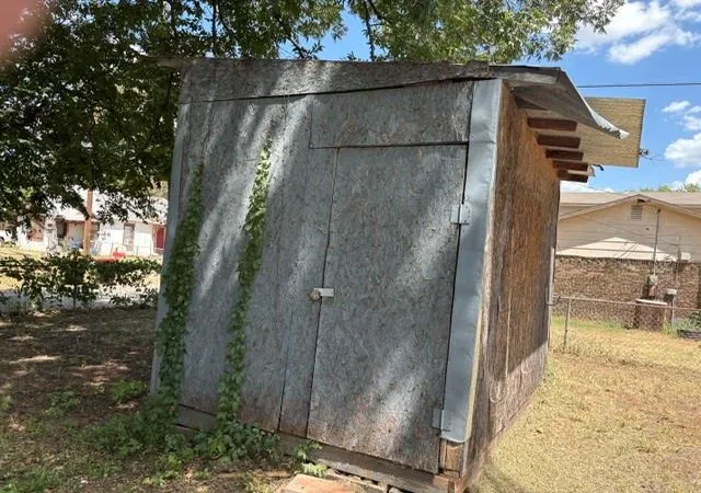 Photo 3 of Single family home for sale at 125 N Fowler St, Meeker, OK 74855 | MLS# 1244958 | Listing updated on 2026-08-22