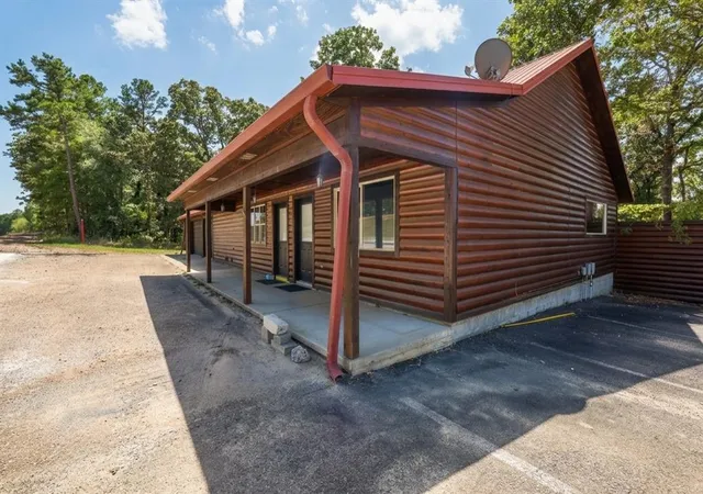 Photo 4 of Single family home for sale at 8041 N Us Hwy 259, Broken Bow, OK 74728 | MLS# 1244965 | Listing updated on 2026-08-24