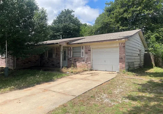 Photo 1 of Sale Pending at 1517 N Christine Dr, Oklahoma City, OK 73130 | MLS# 1244968 | Listing updated on 2026-09-27