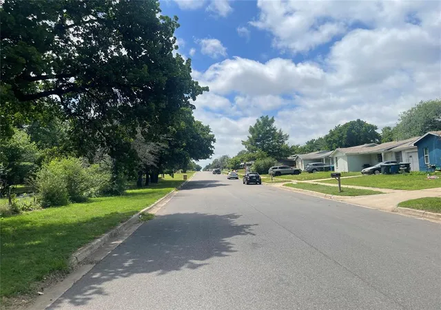 Photo 3 of Sale Pending at 1517 N Christine Dr, Oklahoma City, OK 73130 | MLS# 1244968 | Listing updated on 2026-09-27