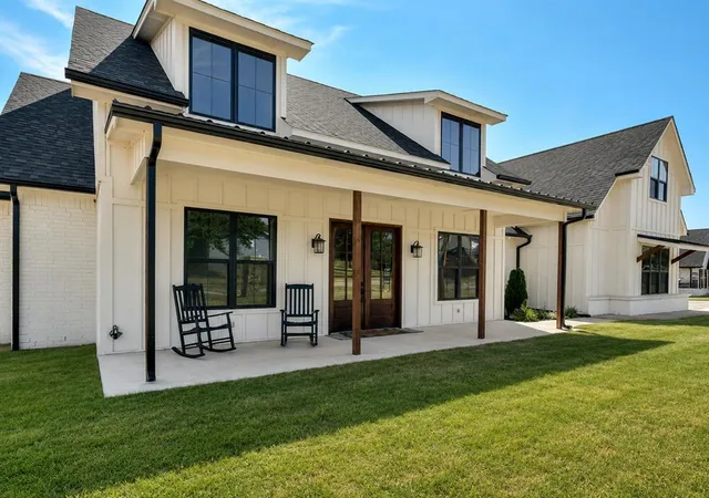 Photo 3 of Single family home for sale at 11755 Muirfield Ln, Guthrie, OK 73044 | MLS# 1244975 | Listing updated on 2026-08-31