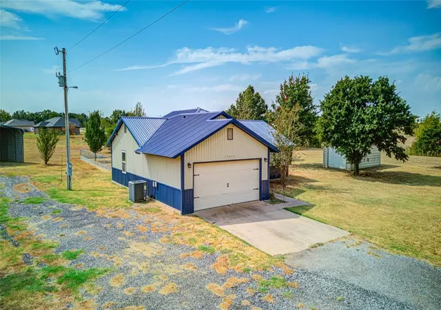 Photo 3 of Single family home for sale at 15676 212th St, Purcell, OK 73080 | MLS# 1244992 | Listing updated on 2026-09-30