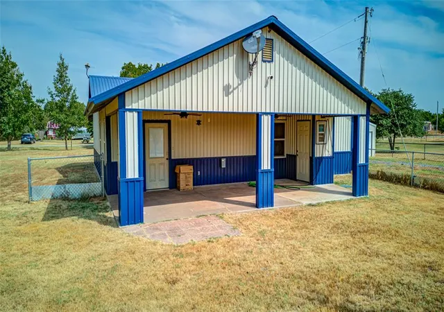 Photo 4 of Single family home for sale at 15676 212Th St, Purcell, OK 73080 | MLS# 1244992 | Listing updated on 2026-09-30
