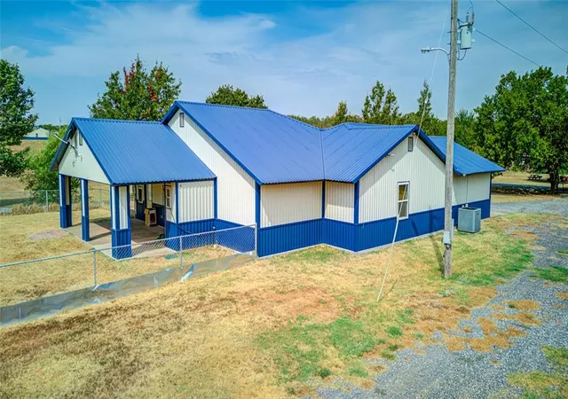 Photo 3 of Single family home for sale at 15676 212Th St, Purcell, OK 73080 | MLS# 1244992 | Listing updated on 2026-09-30