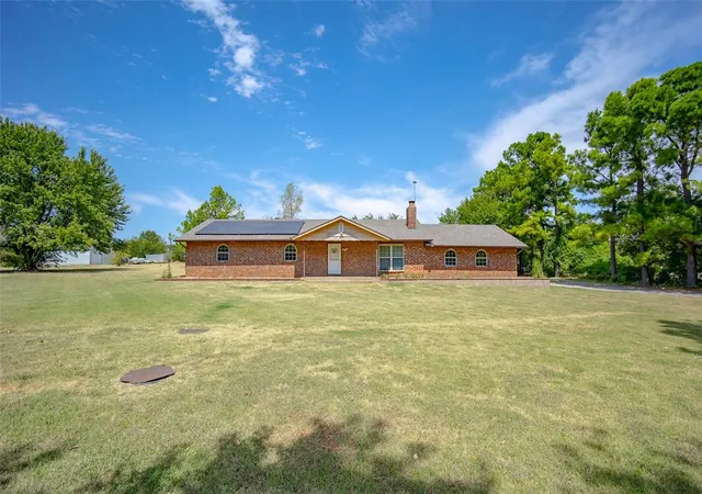 Photo 4 of Sale Pending at 1011 Cedar Dr, Blanchard, OK 73010 | MLS# 1244998 | Listing updated on 2026-09-07