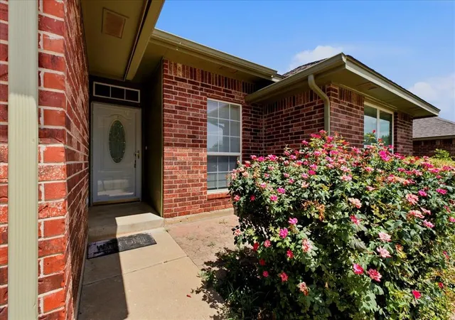 Photo 3 of Single family home for sale at 549 Ne 23rd Street, Newcastle, OK 73065 | MLS# 1244999 | Listing updated on 2026-09-15