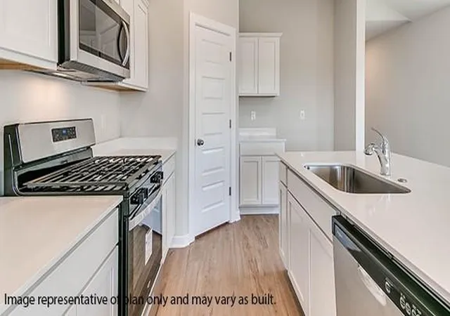 Photo 2 of Sale Pending at 10300 Red Thistle Dr, Oklahoma City, OK 73114 | MLS# 1245026 | Listing updated on 2026-08-19