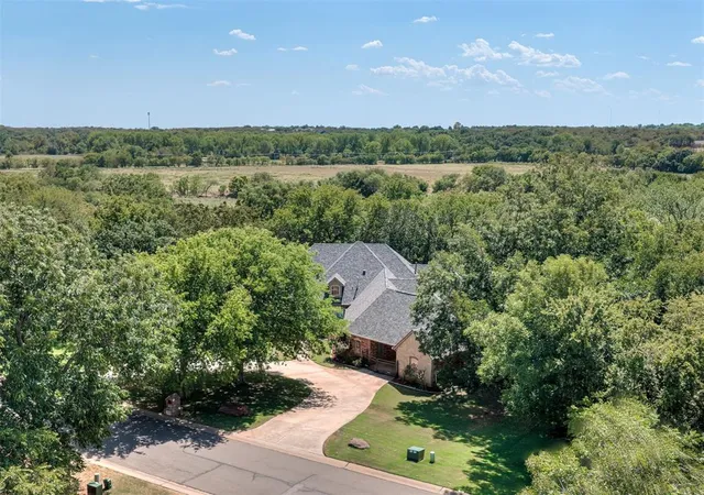 45th image of 8030 Redhawk Ln, Edmond, OK 73034 | MLS# 1245041