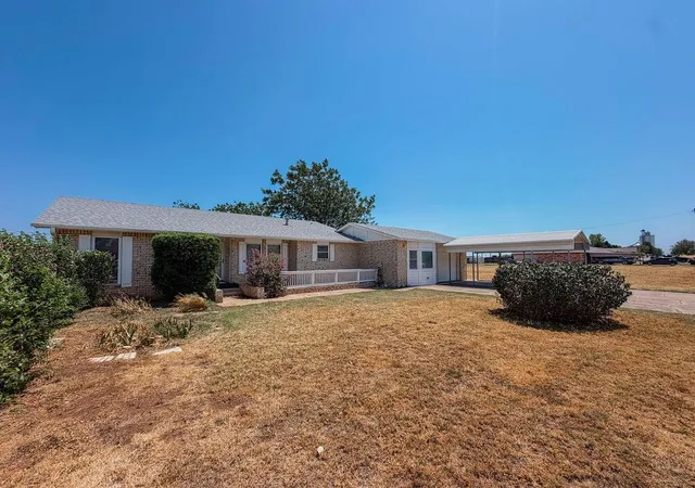 3rd image of 705 N Stanley St, Hinton, OK 73047 | MLS# 1245045