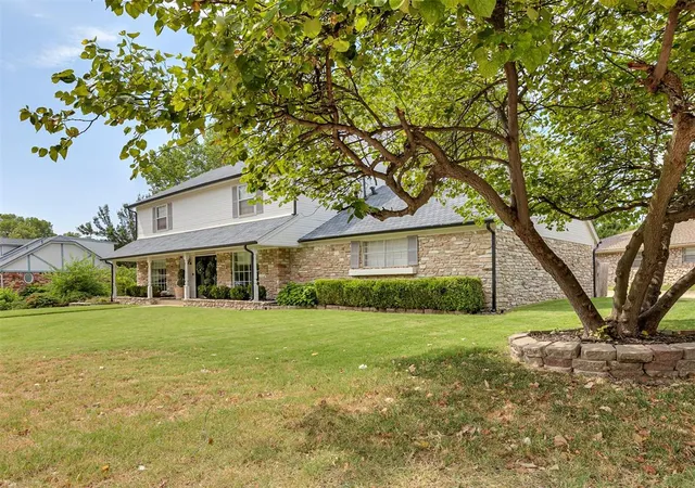 Photo 3 of Sale Pending at 11913 Somerville Dr, Yukon, OK 73099 | MLS# 1245052 | Listing updated on 2026-08-21
