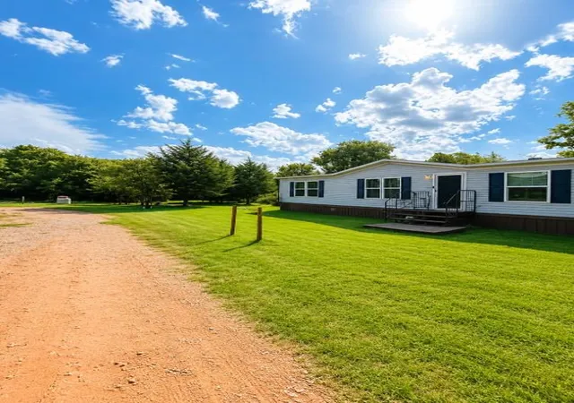 2nd image of 12930 Deer Dr, Luther, OK 73054 | MLS# 1245064