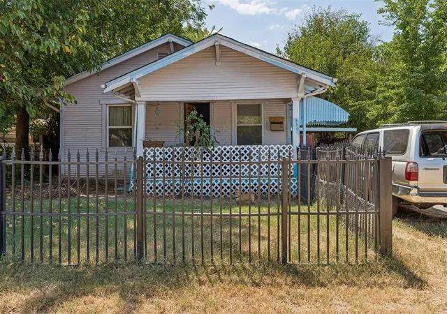 Photo 1 of Single family home for sale at 230 Se 41st Street, Oklahoma City, OK 73129 | MLS# 1245073 | Listing updated on 2026-08-27